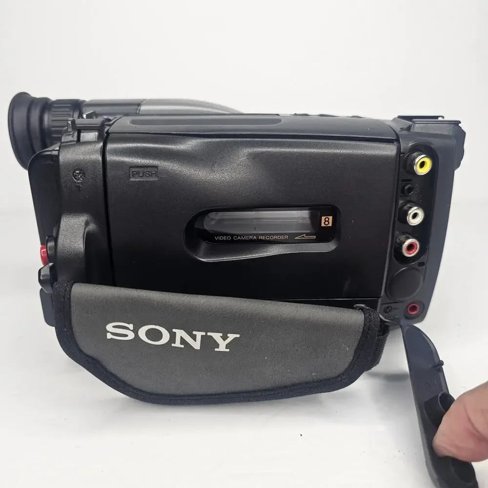 SONY Handycam CCD-TRV52 Vision Steady Shot 8 Camcorder 30x Digital Zoom Untested